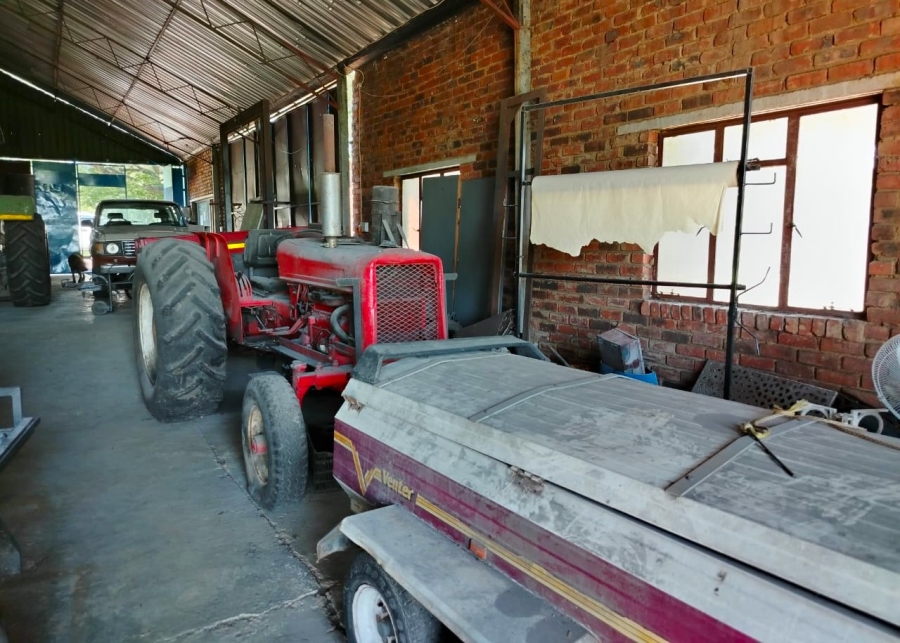 Commercial Property for Sale in Krokodildrift A H North West